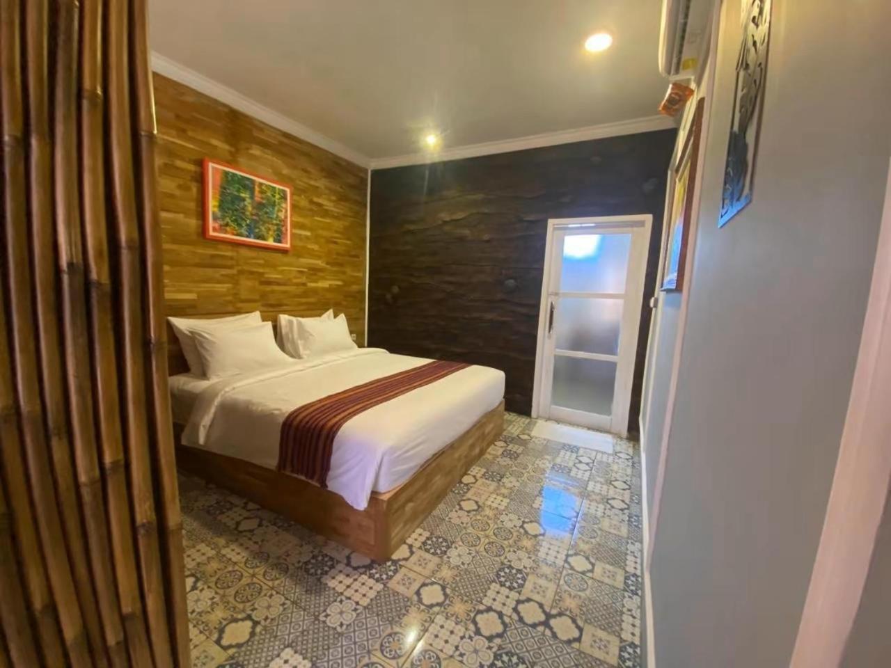 Sun Resort Gili Trawangan Exterior photo